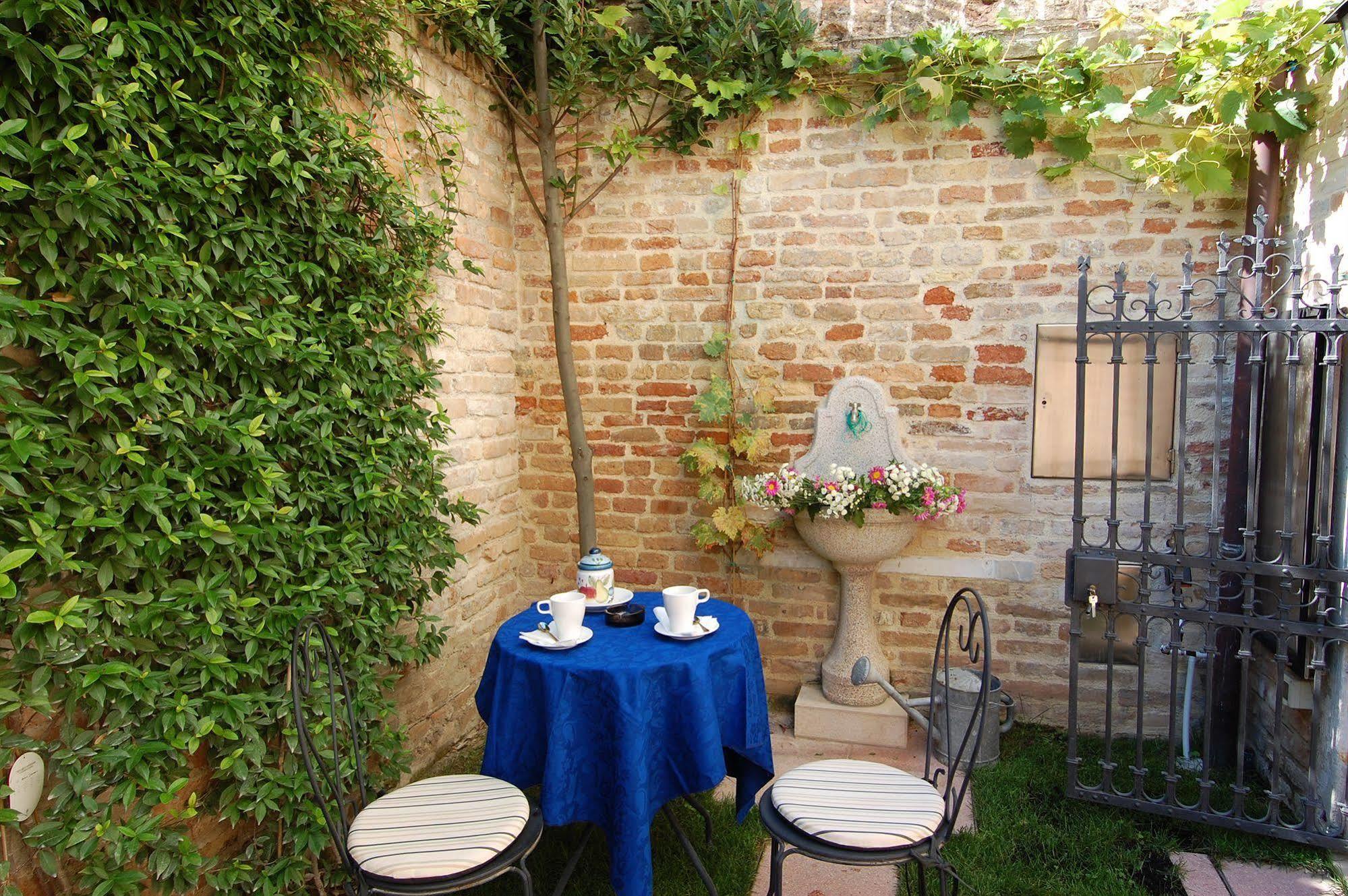Santa Margherita Guest House Venetië Buitenkant foto