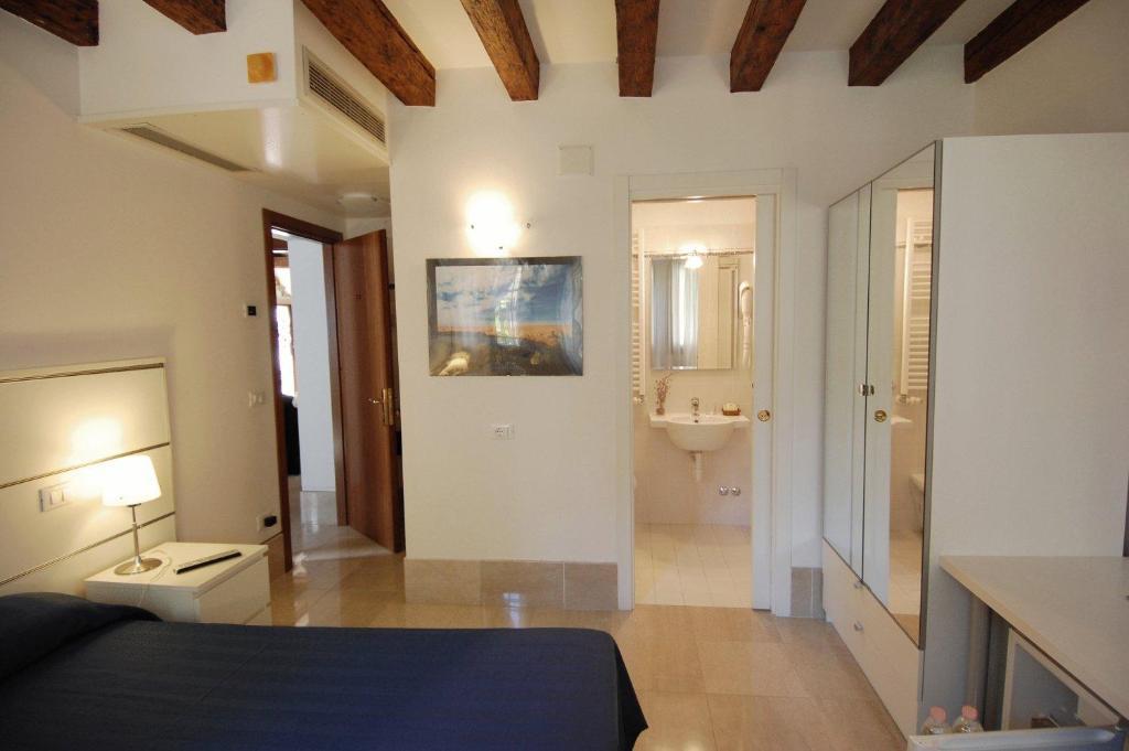 Santa Margherita Guest House Venetië Buitenkant foto